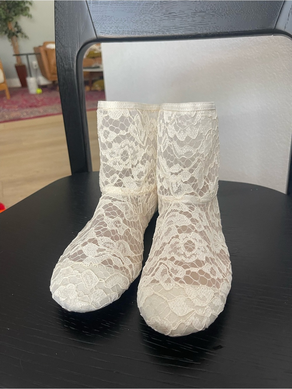 NWOT Brave Pudding “Evening Strolls” Lace Bootie